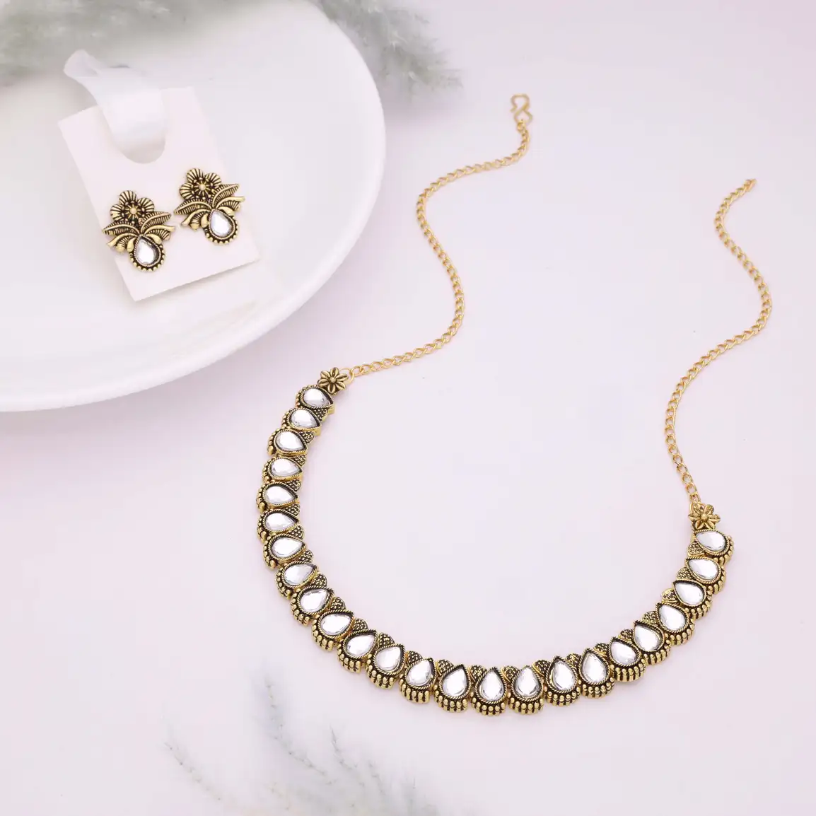 Brass Jewel Set (Gold, White)