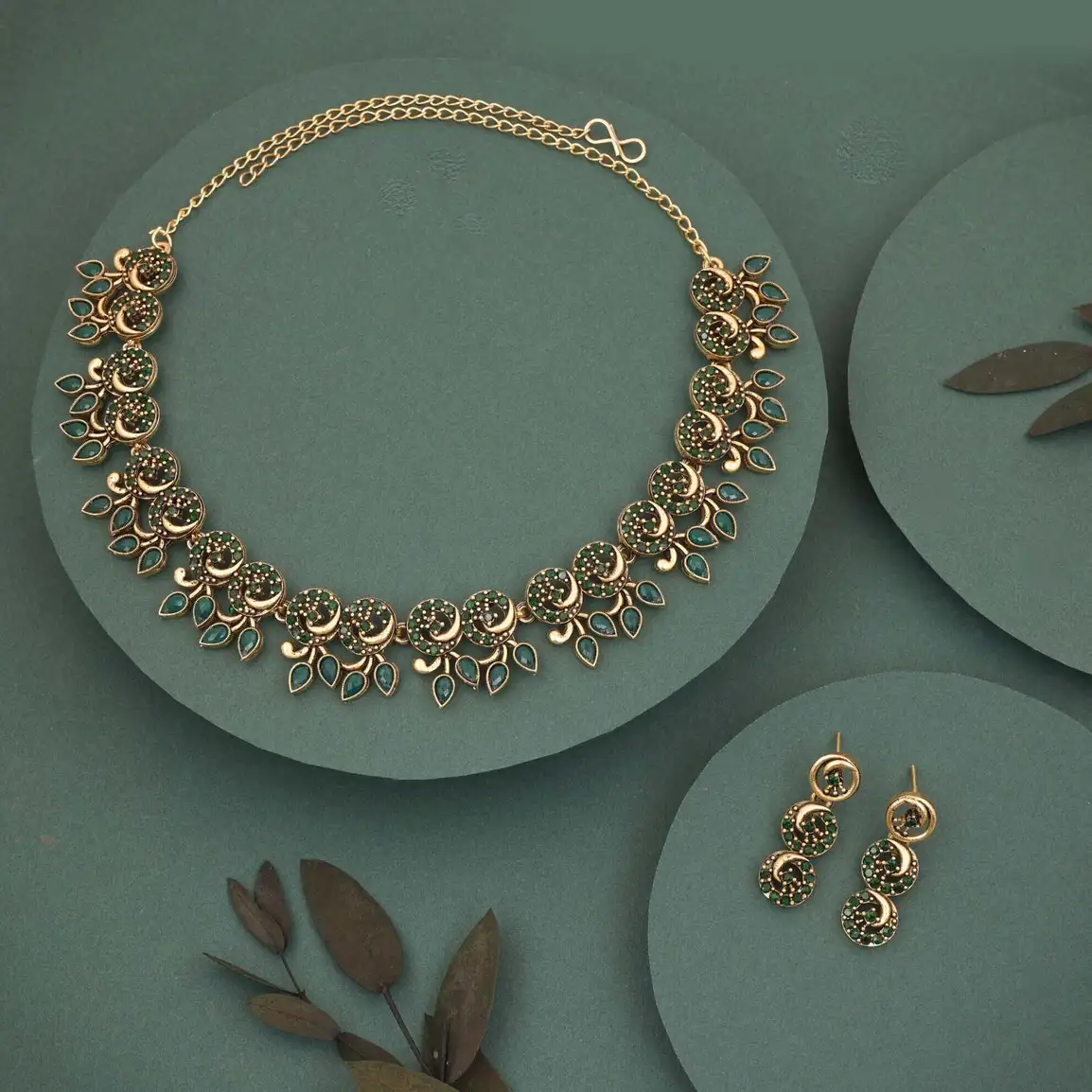 Brass Jewel Set (Gold, White, Green)