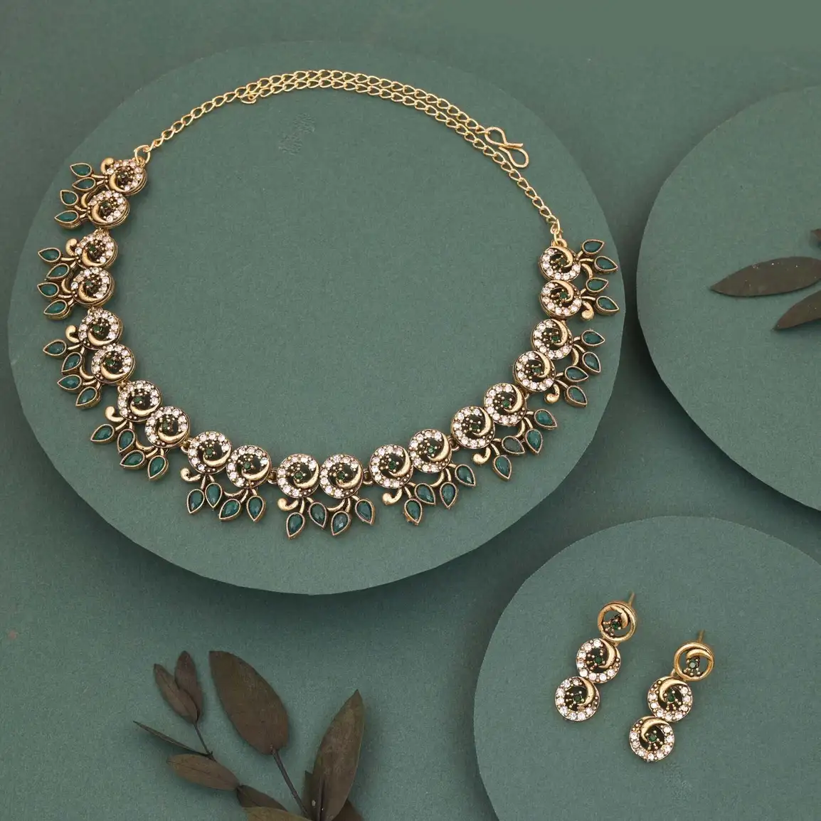 Brass Jewel Set (Gold, White, Green)