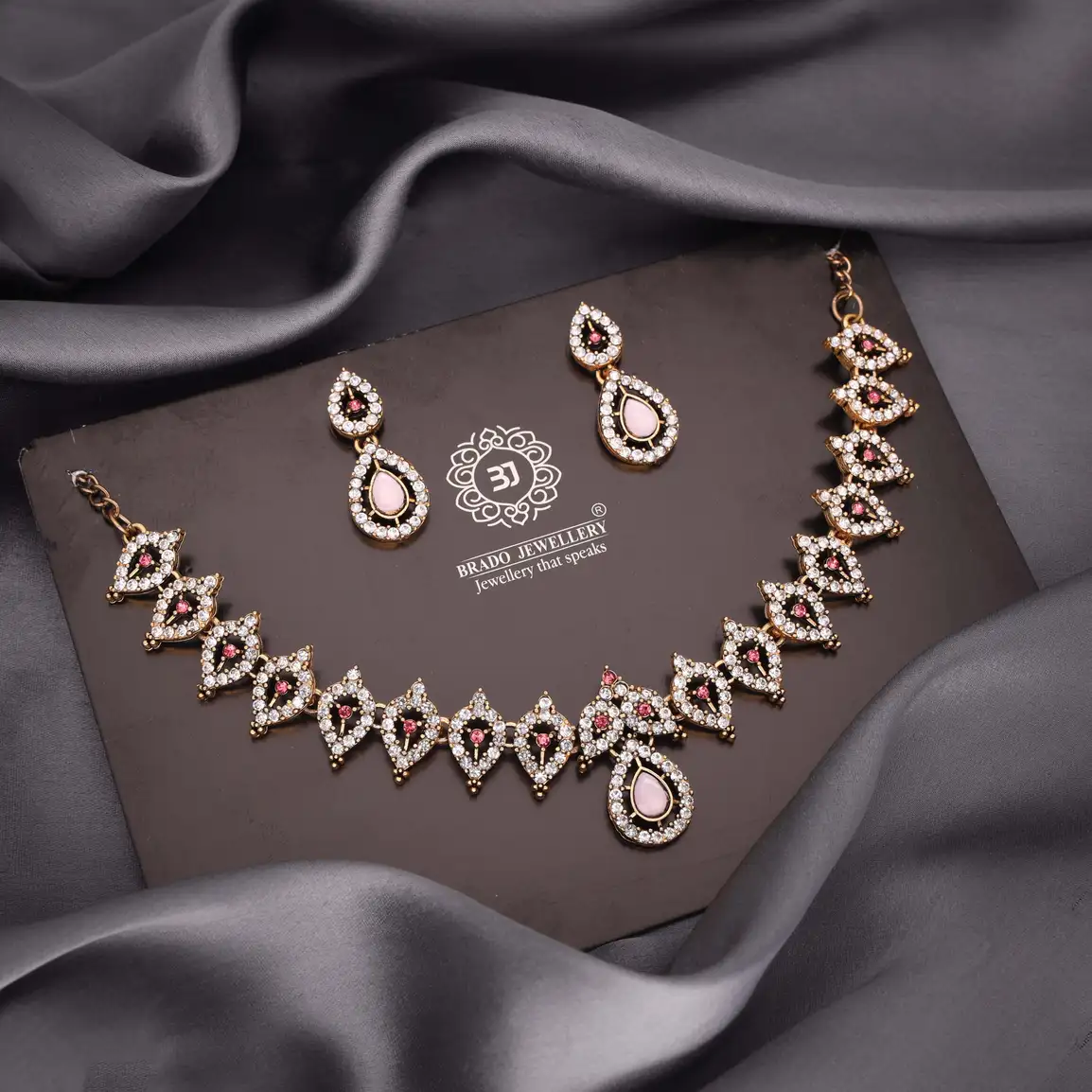 Brass Jewel Set (Gold, Pink, White)